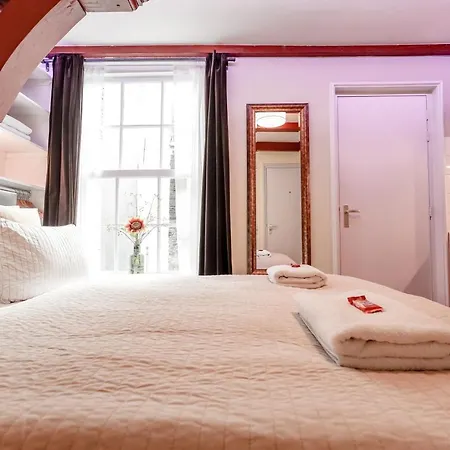 Couette-café Sunflower 3*