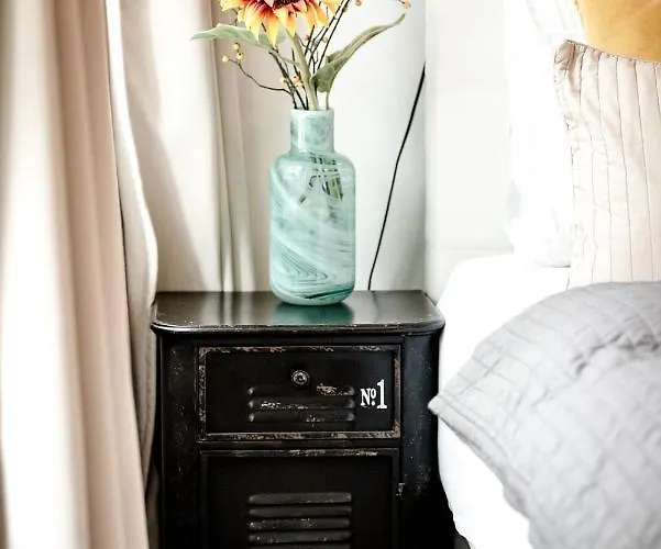 Sunflower ゲストハウス 3*